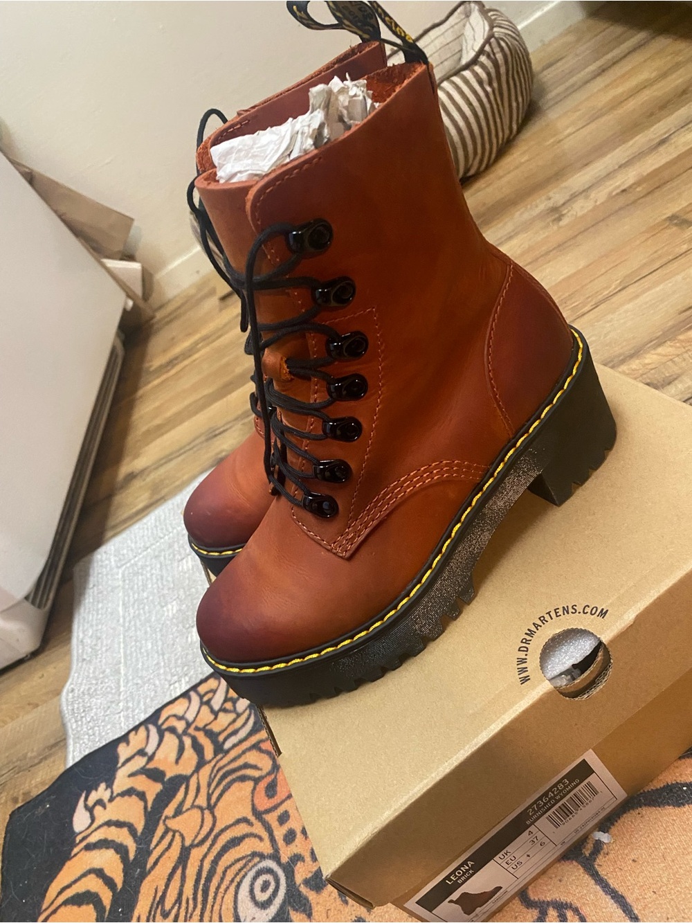 Dr. Martens LEONA platform boots in brick women’s 6